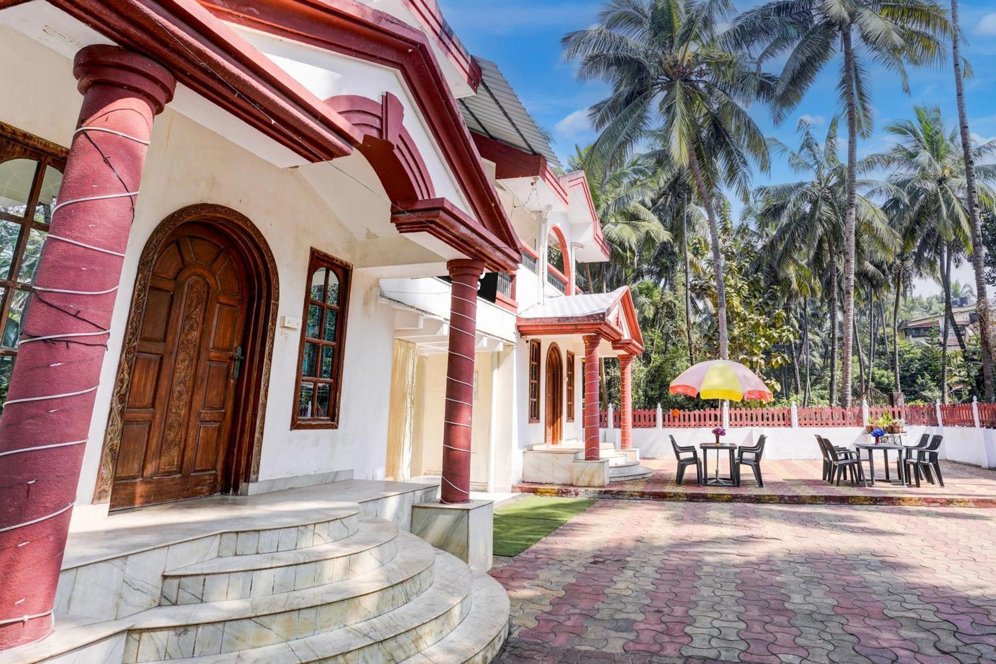 Oyo Flagship Triple Beach Guest House Бенаулим Экстерьер фото