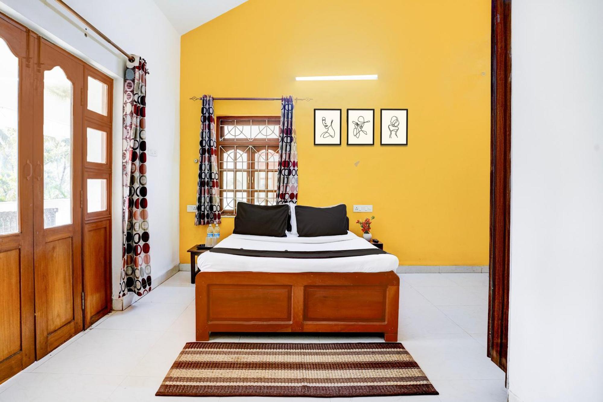 Oyo Flagship Triple Beach Guest House Бенаулим Экстерьер фото