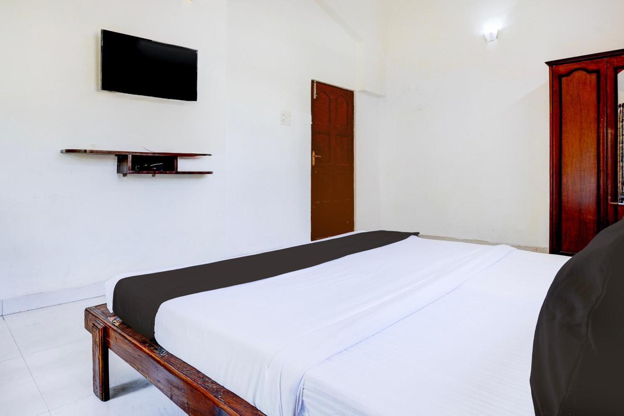 Oyo Flagship Triple Beach Guest House Бенаулим Экстерьер фото