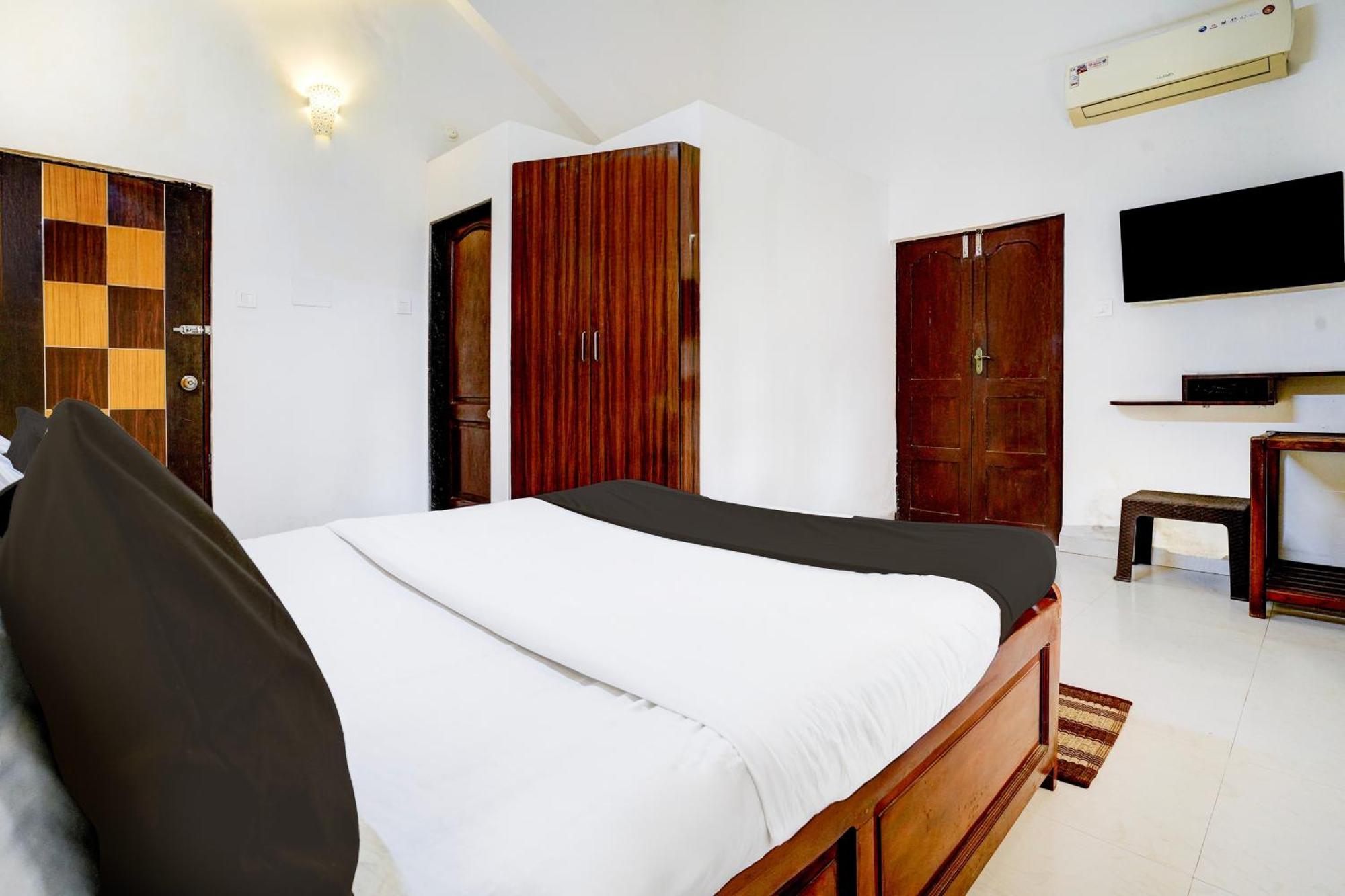 Oyo Flagship Triple Beach Guest House Бенаулим Экстерьер фото