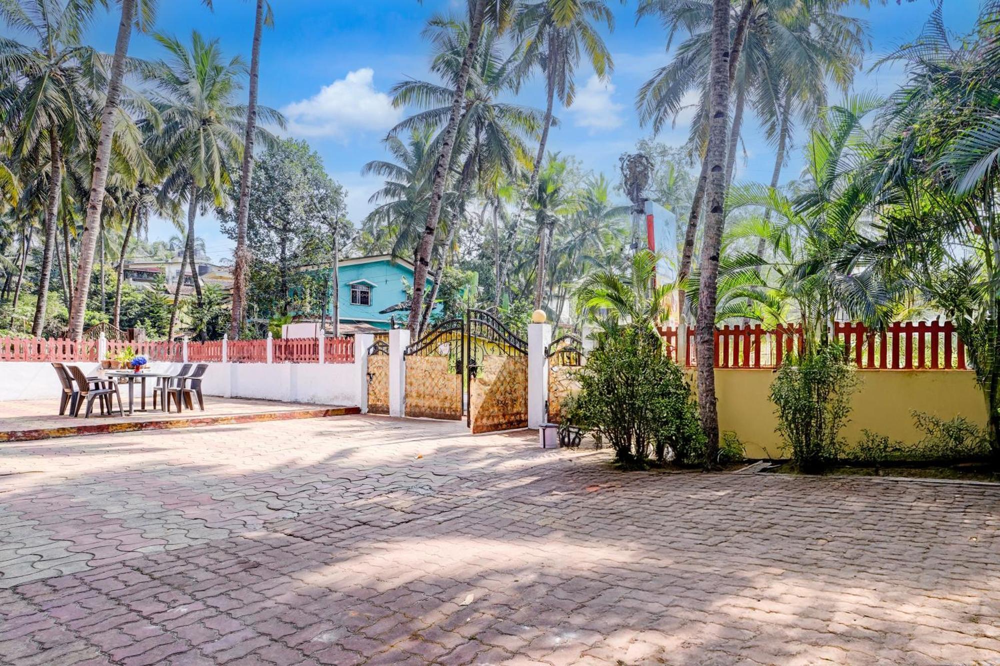 Oyo Flagship Triple Beach Guest House Бенаулим Экстерьер фото