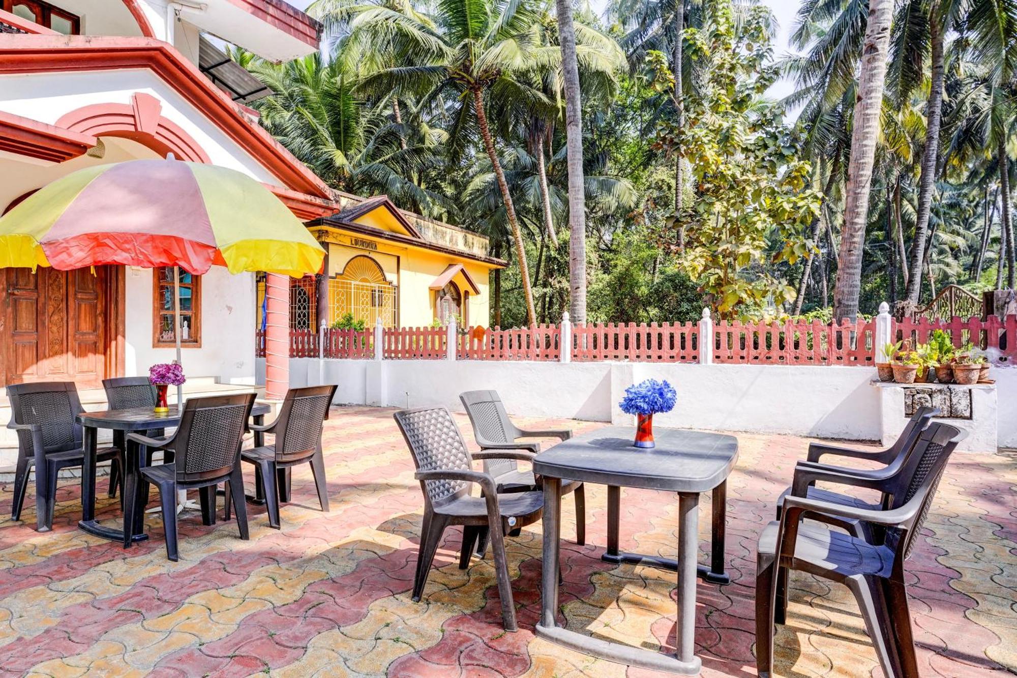 Oyo Flagship Triple Beach Guest House Бенаулим Экстерьер фото